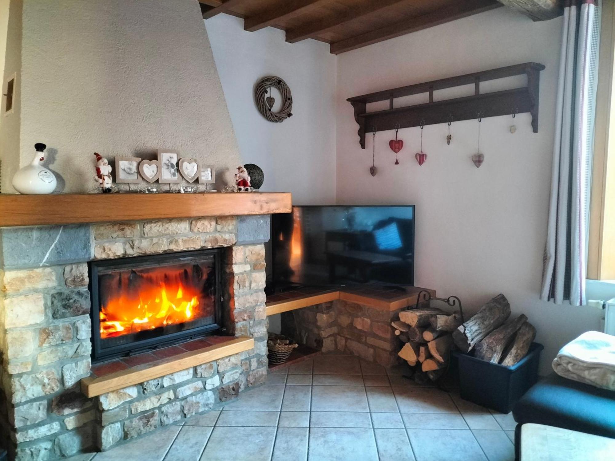 Gite à la ferme de la dame au lit Momignies Exterior foto