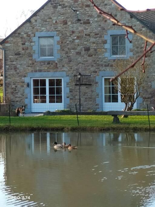 Gite à la ferme de la dame au lit Momignies Exterior foto